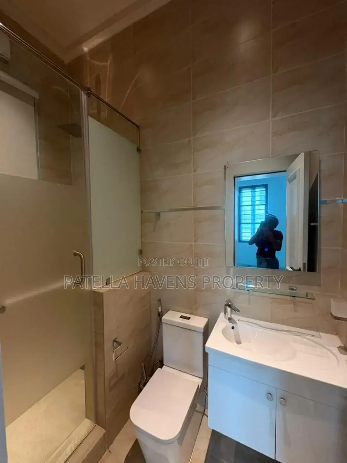 8bdrm Duplex in Wuse 2 for sale