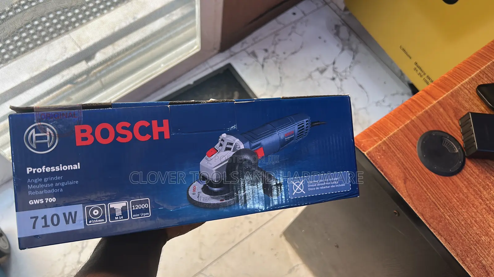 Bosch GWS 700 Professional Angle Grinder