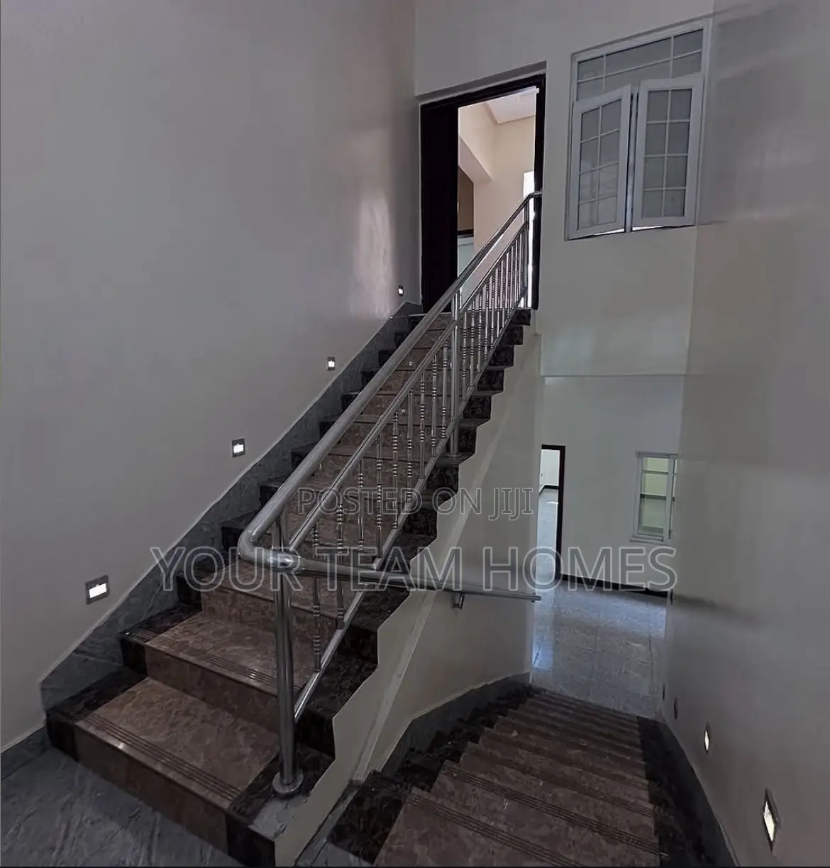 5bdrm Duplex in Karsana for sale