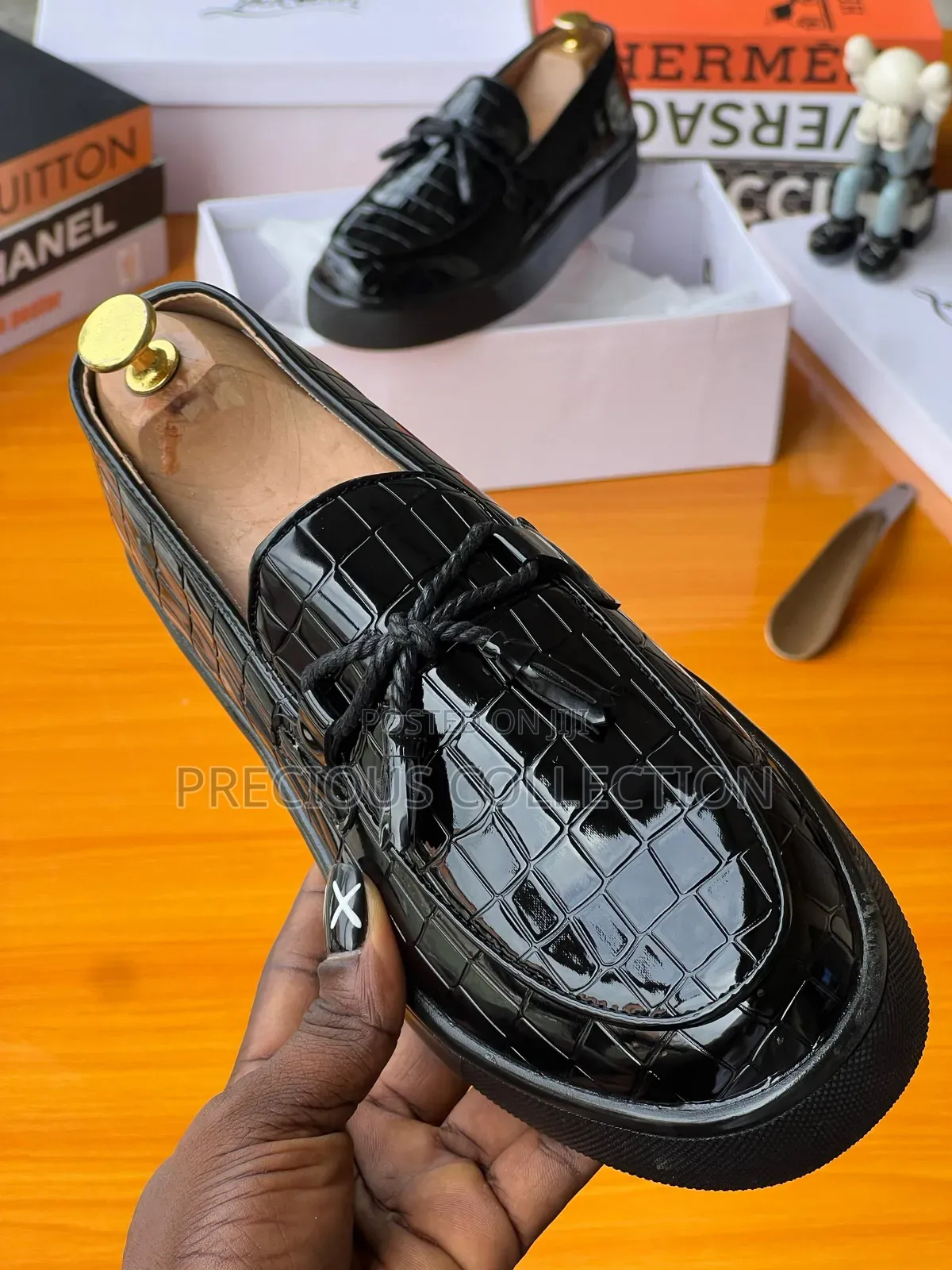 Glossy Leather, Red Single Sole Men's Shoe With Bow