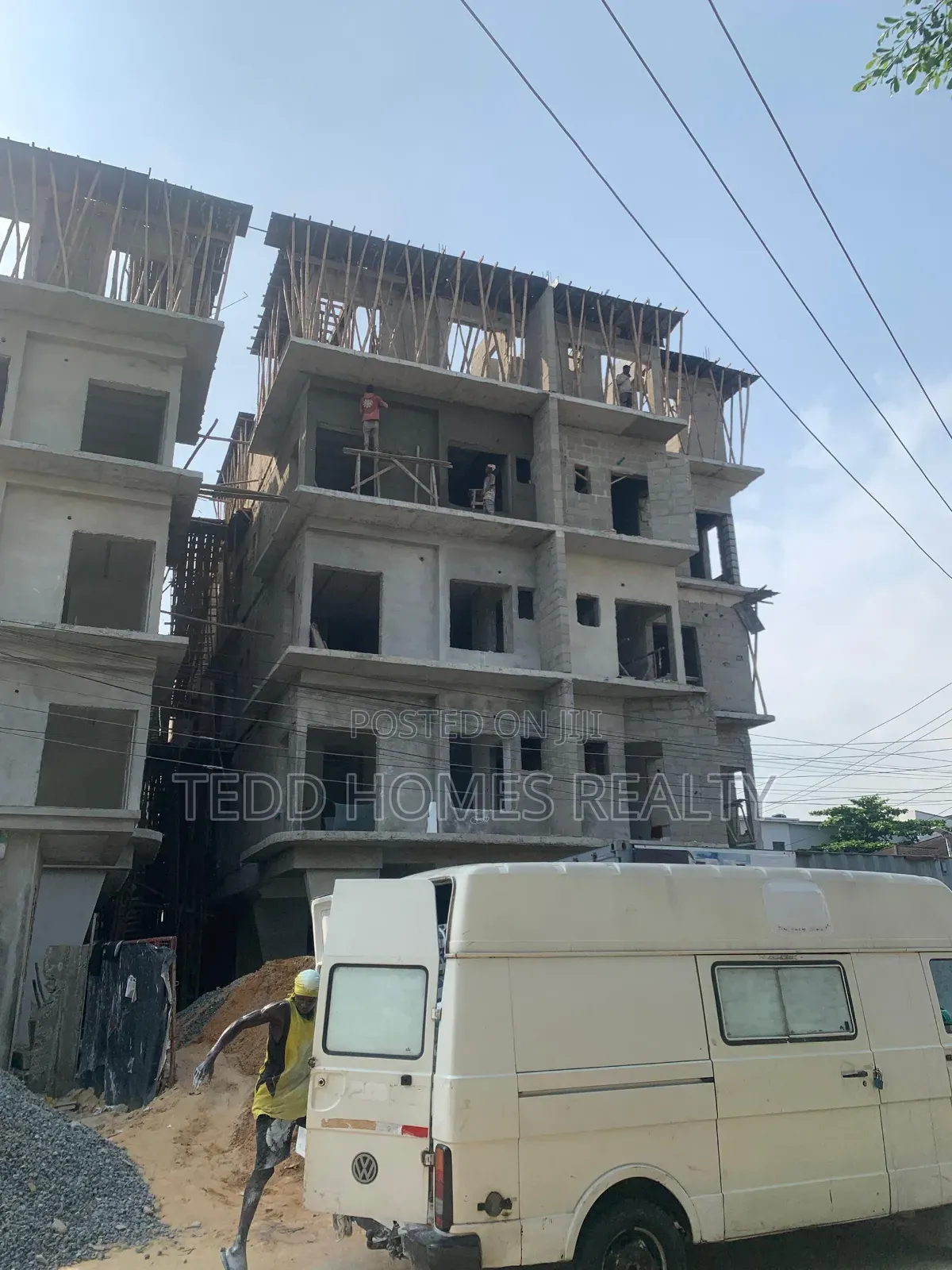2bdrm Apartment in Off Admiralty Way, Lekki Phase 1 for sale