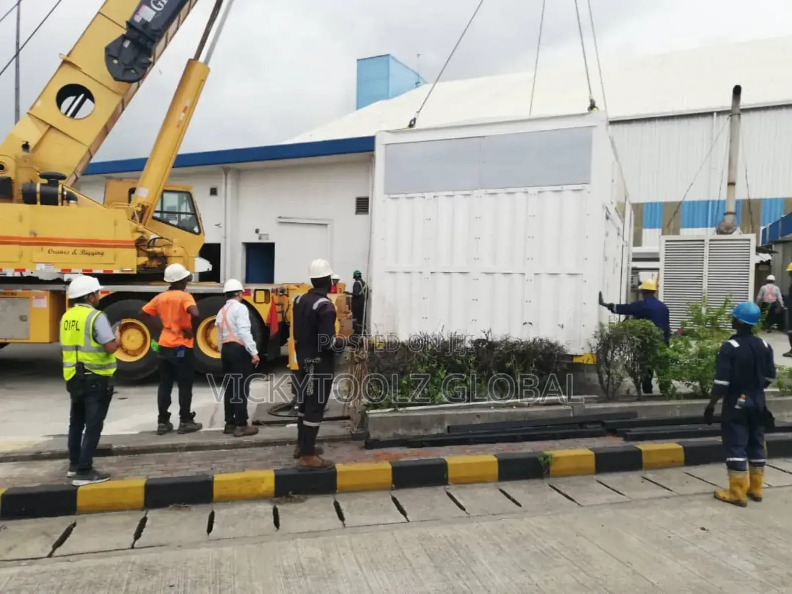 Heavy Duty Overload Crane (90ton) for Hire