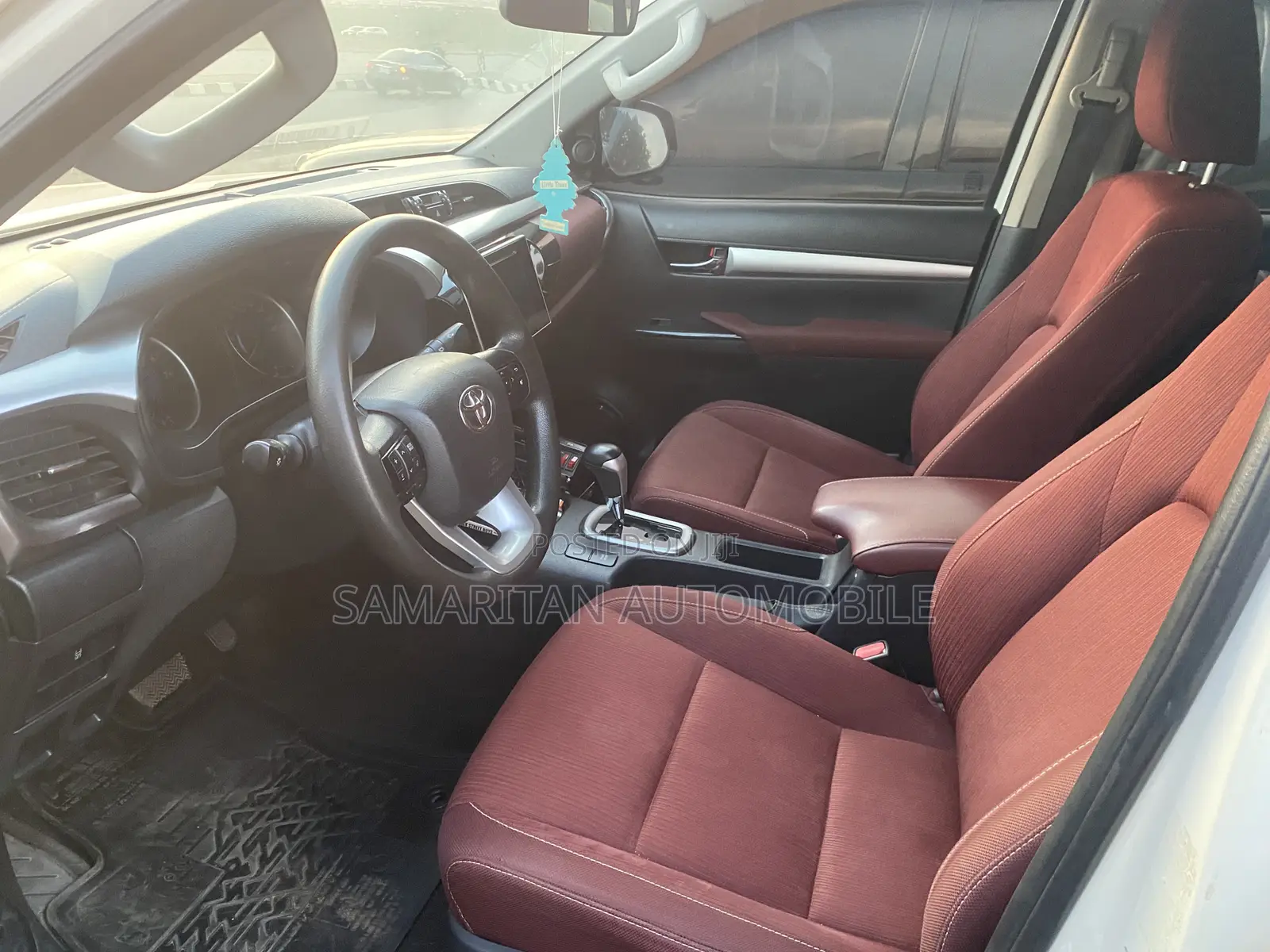 Toyota Hilux SR HI-Rider 2018 White