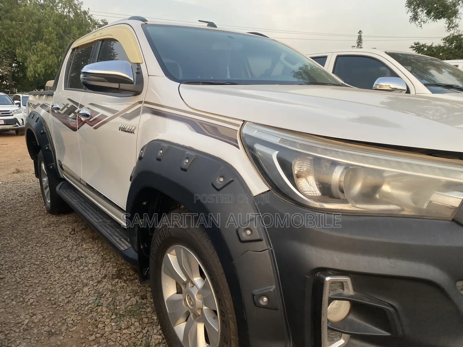 Toyota Hilux SR HI-Rider 2018 White