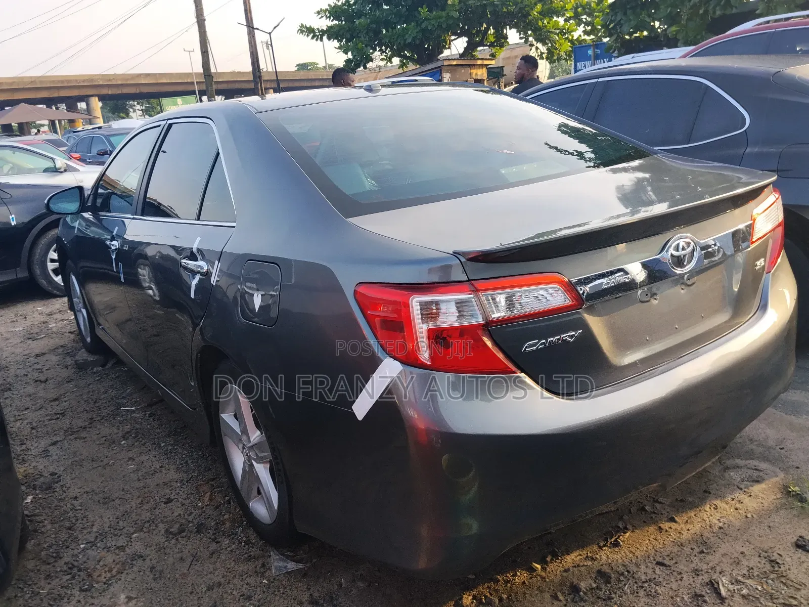 Toyota Camry SE 4dr Sedan (2.5L 4cyl 6A) 2014 Gray