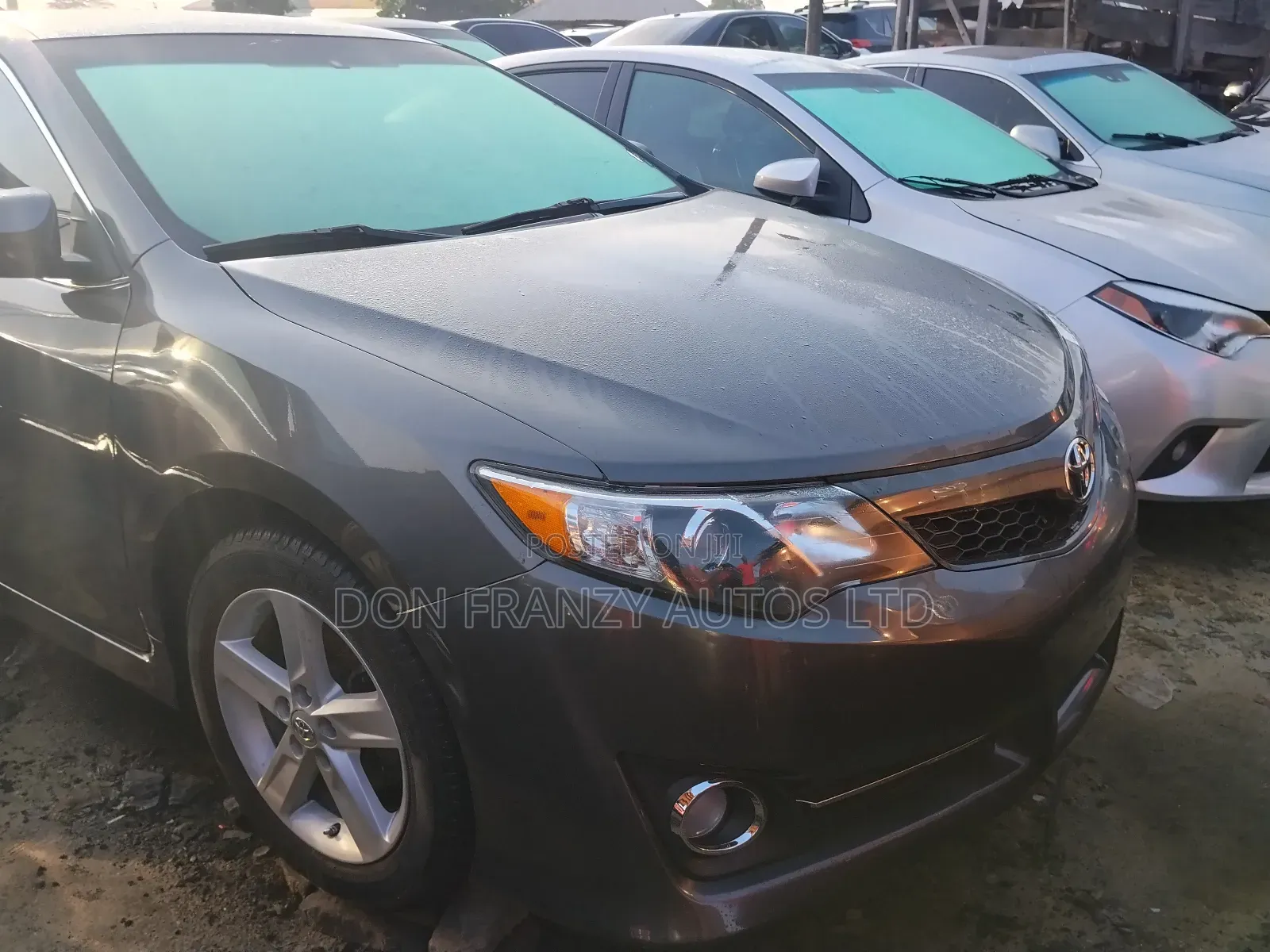 Toyota Camry SE 4dr Sedan (2.5L 4cyl 6A) 2013 Gray