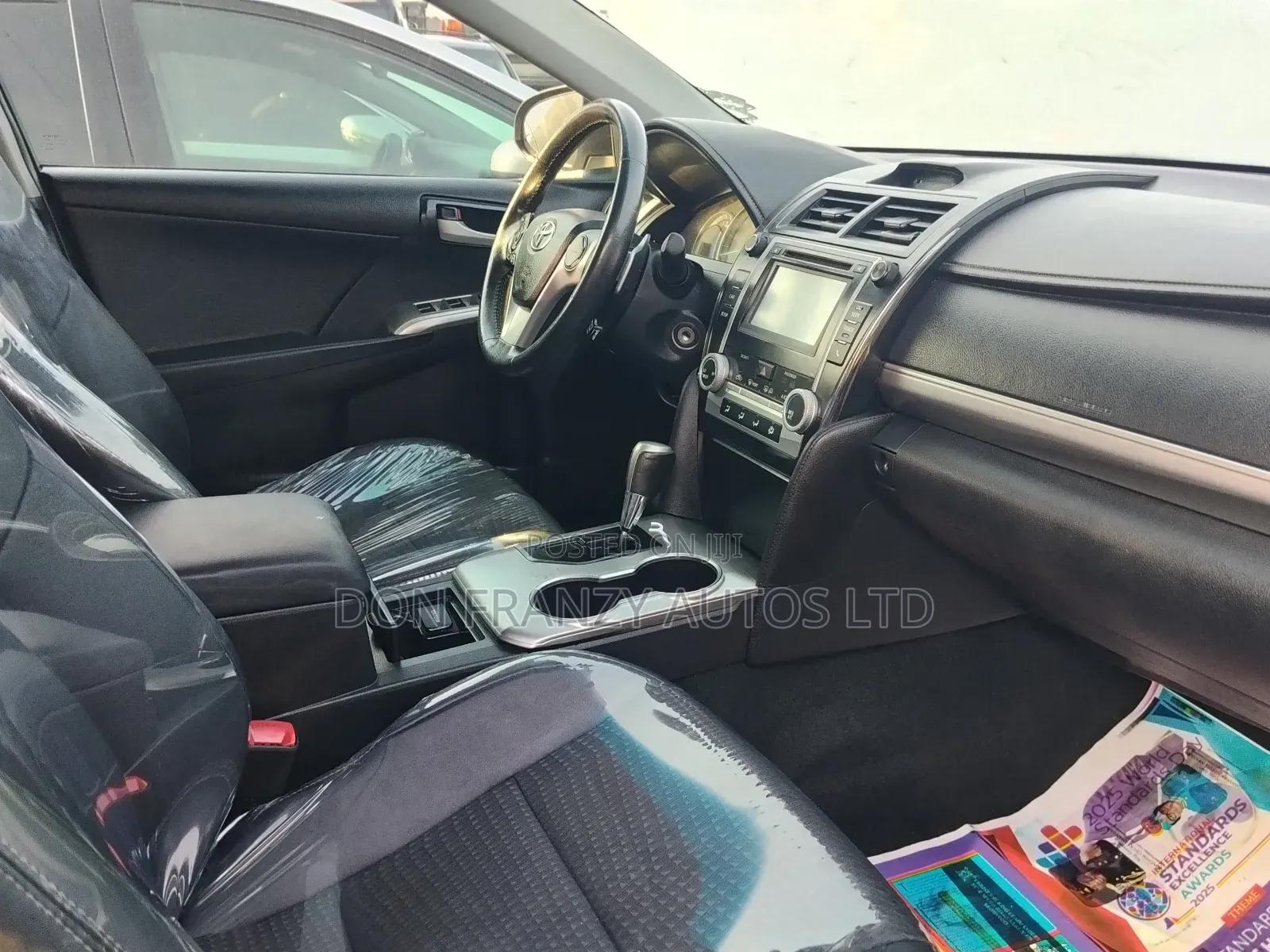 Toyota Camry SE 4dr Sedan (2.5L 4cyl 6A) 2013 Gray