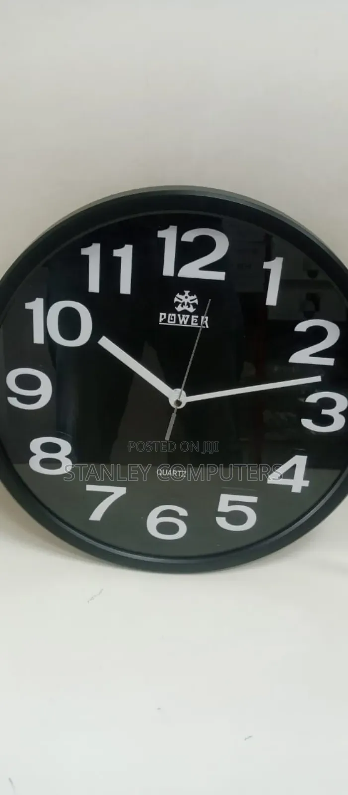 Power Quartz Spy Wall Clock With Hidden Camera