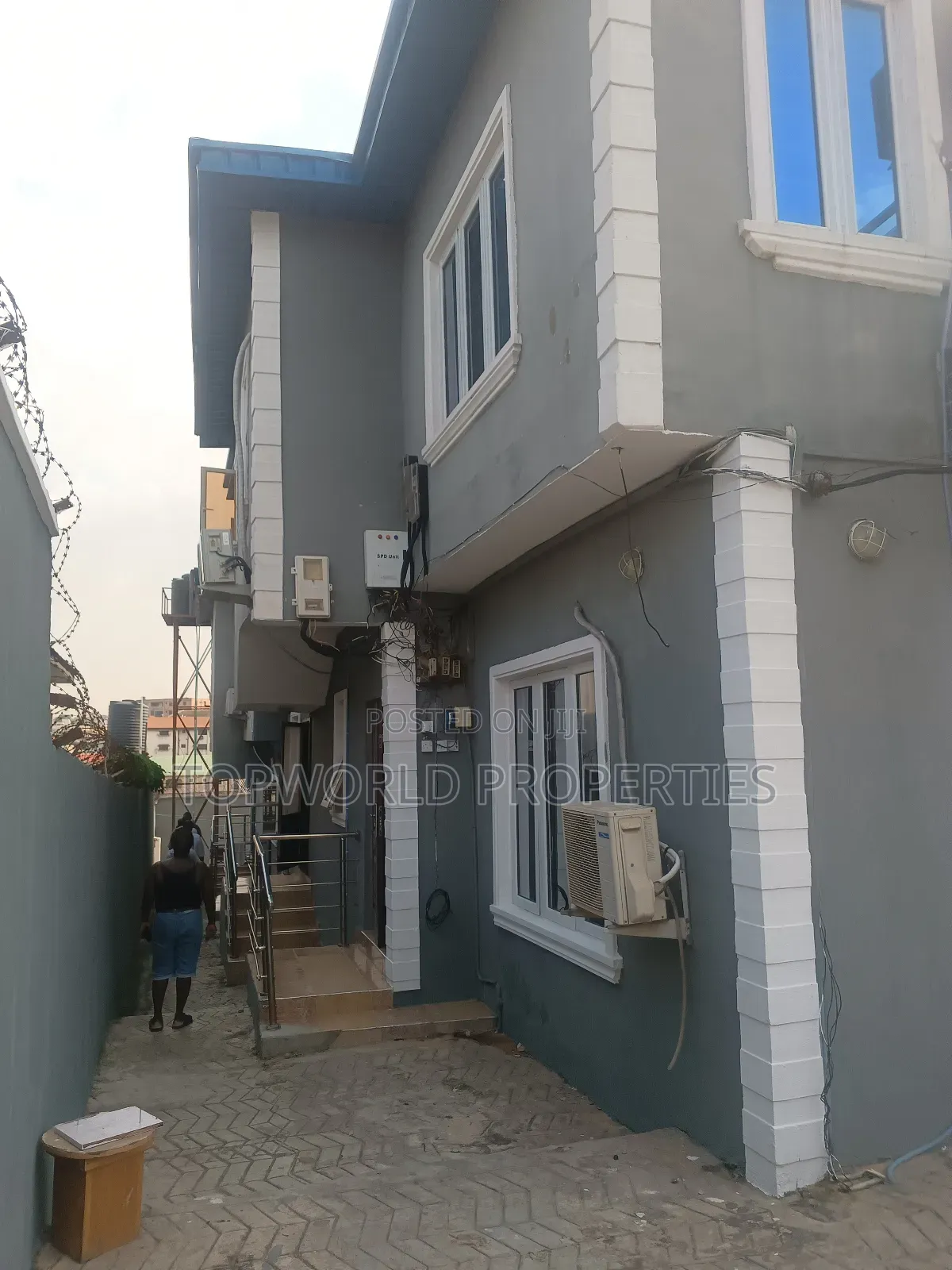 4bdrm Duplex in Alafia Estate Ogba for sale