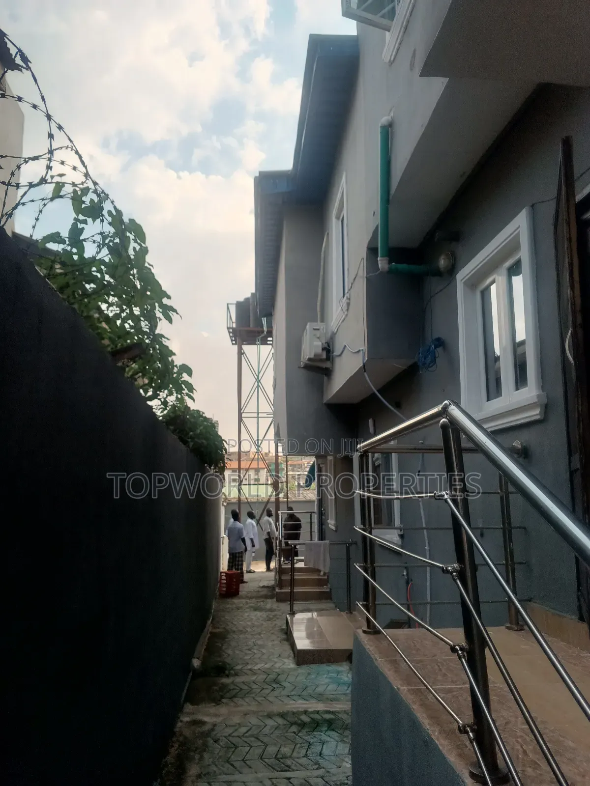 4bdrm Duplex in Alafia Estate Ogba for sale