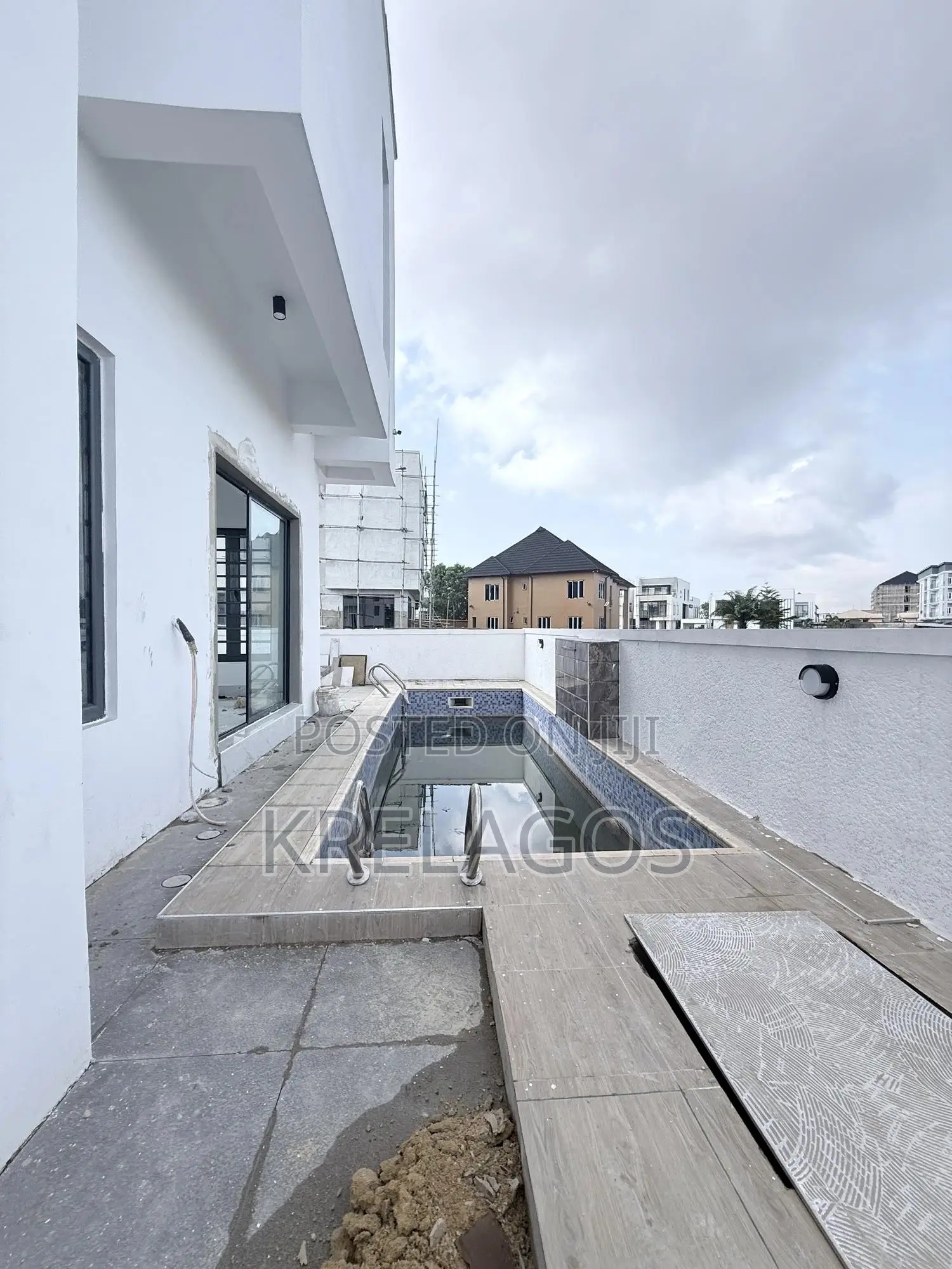 5bdrm Duplex in Royal Garden Estate, Off Lekki-Epe Expressway for sale