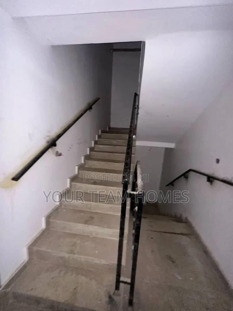 4bdrm Townhouse/Terrace in Garki 2 for sale