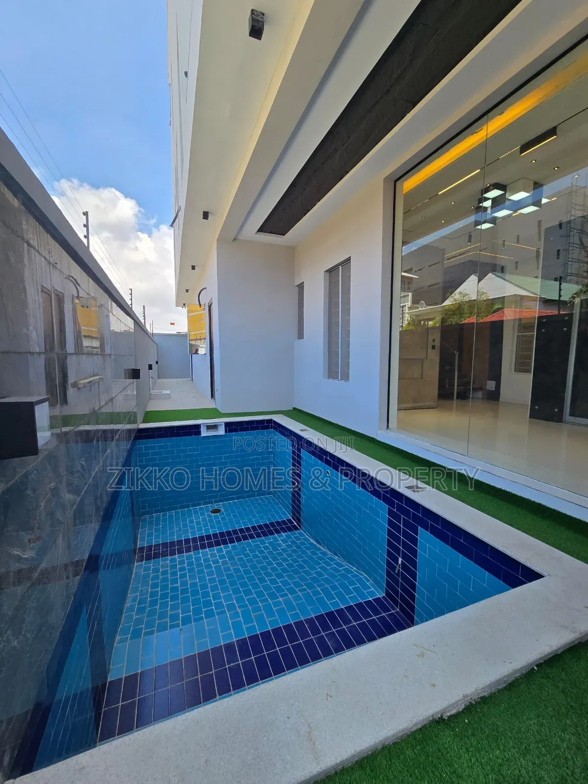 5bdrm Duplex in Lekki for sale