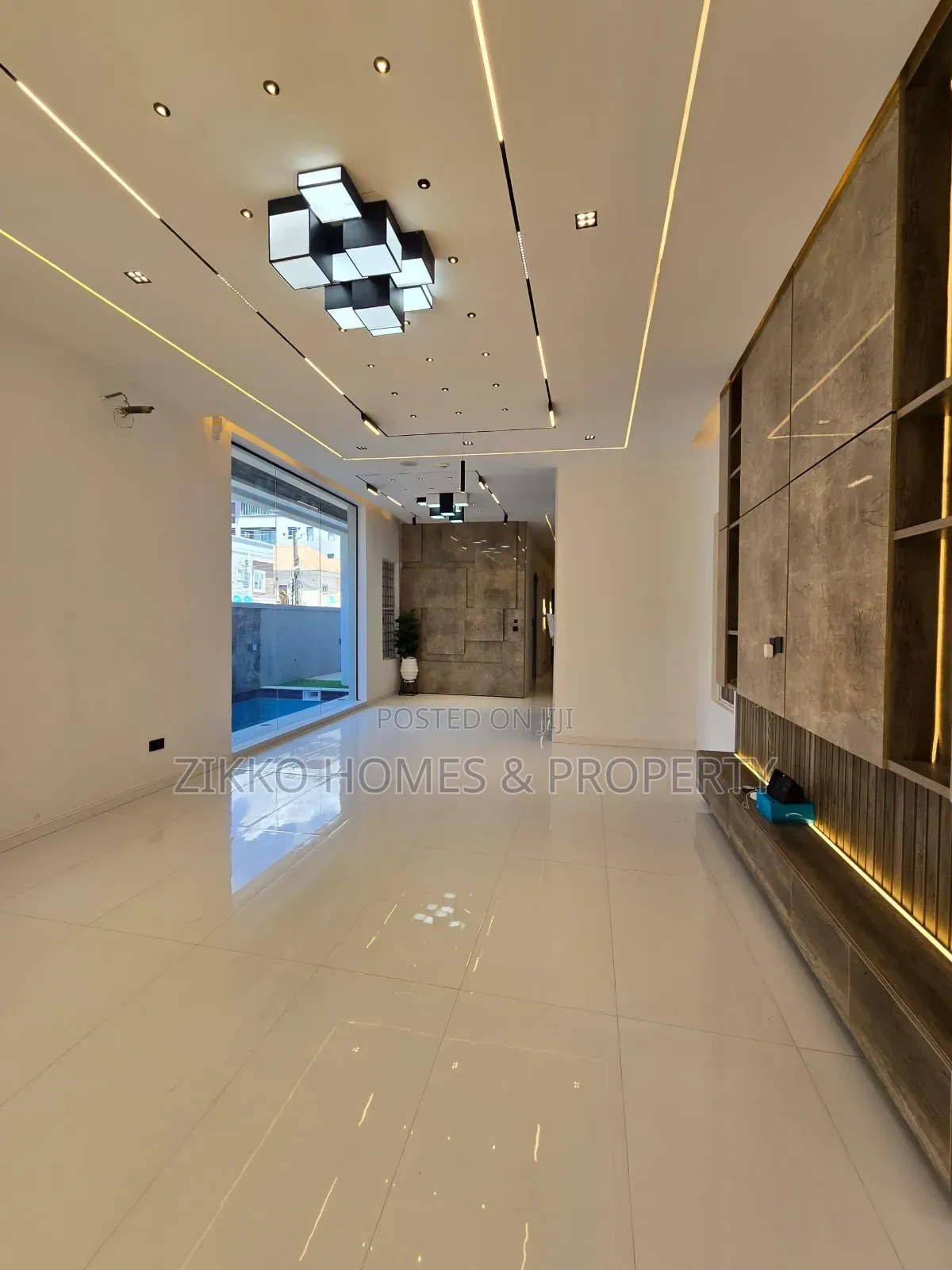 5bdrm Duplex in Lekki for sale