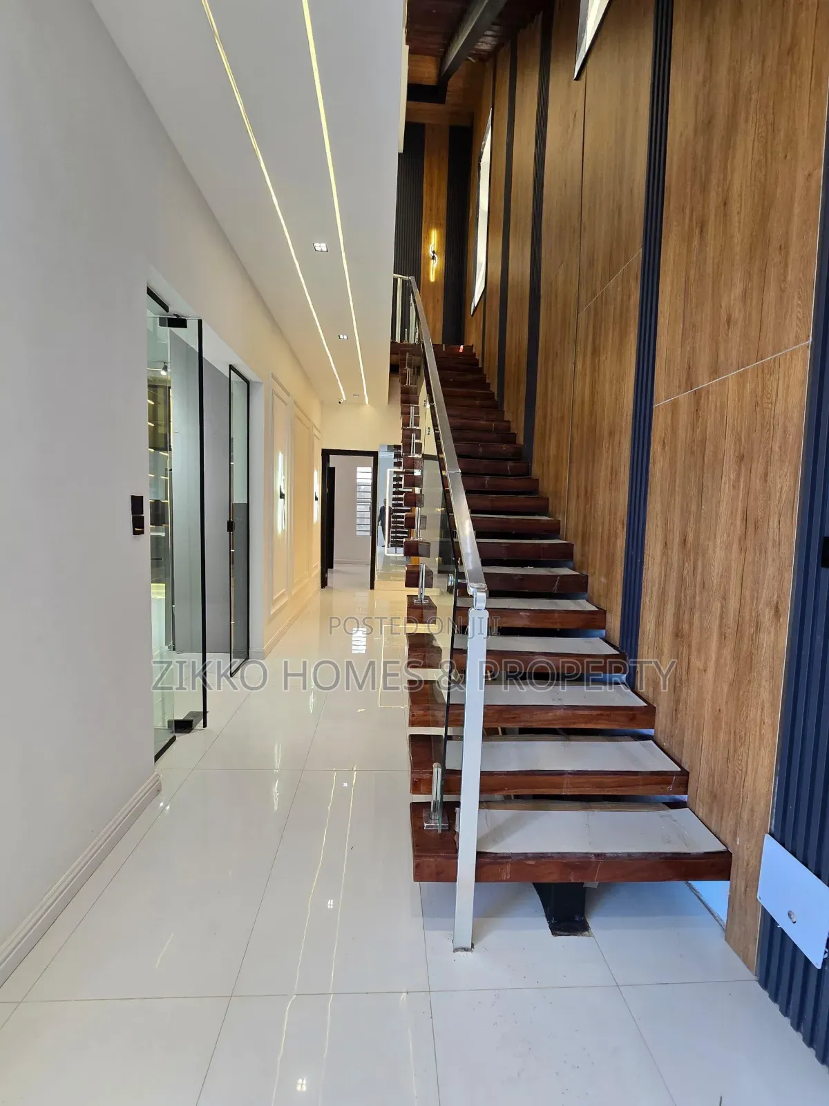 5bdrm Duplex in Lekki for sale
