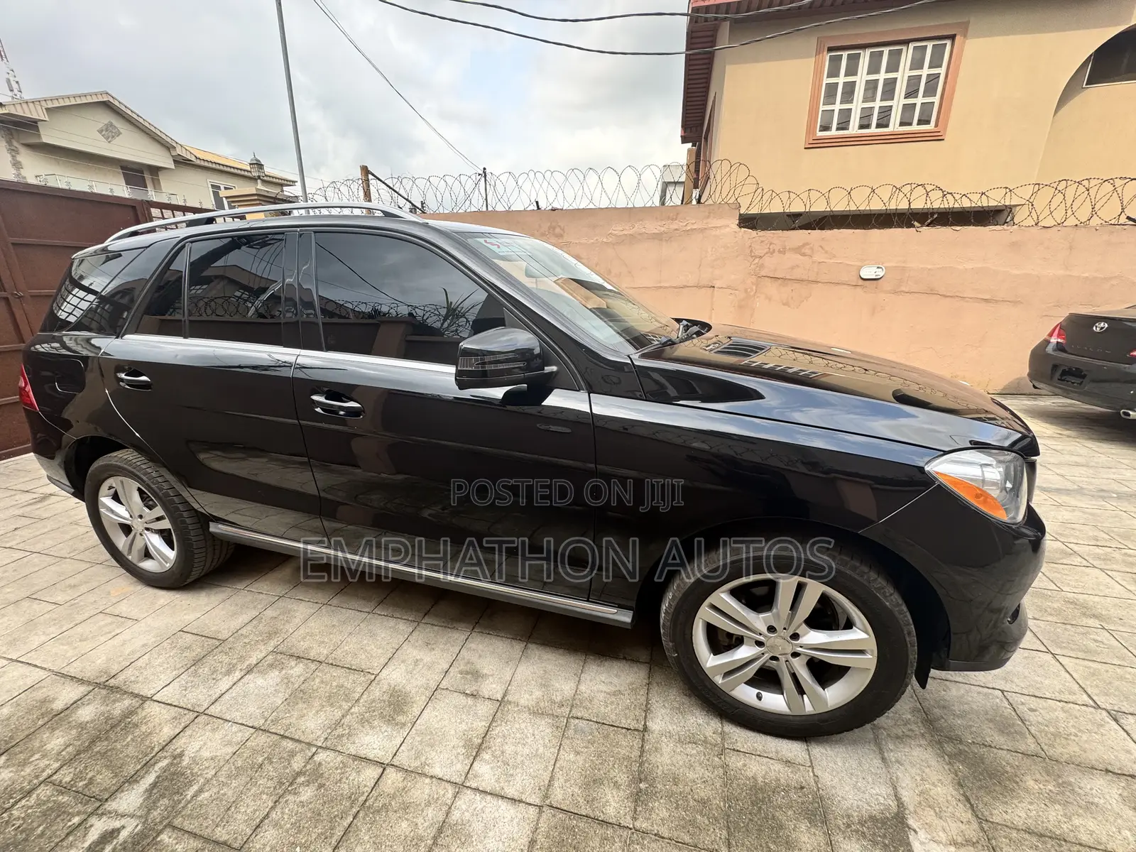 Mercedes-Benz M Class ML350 4MATIC 4dr SUV AWD (3.5L 6cyl 7A) 2014