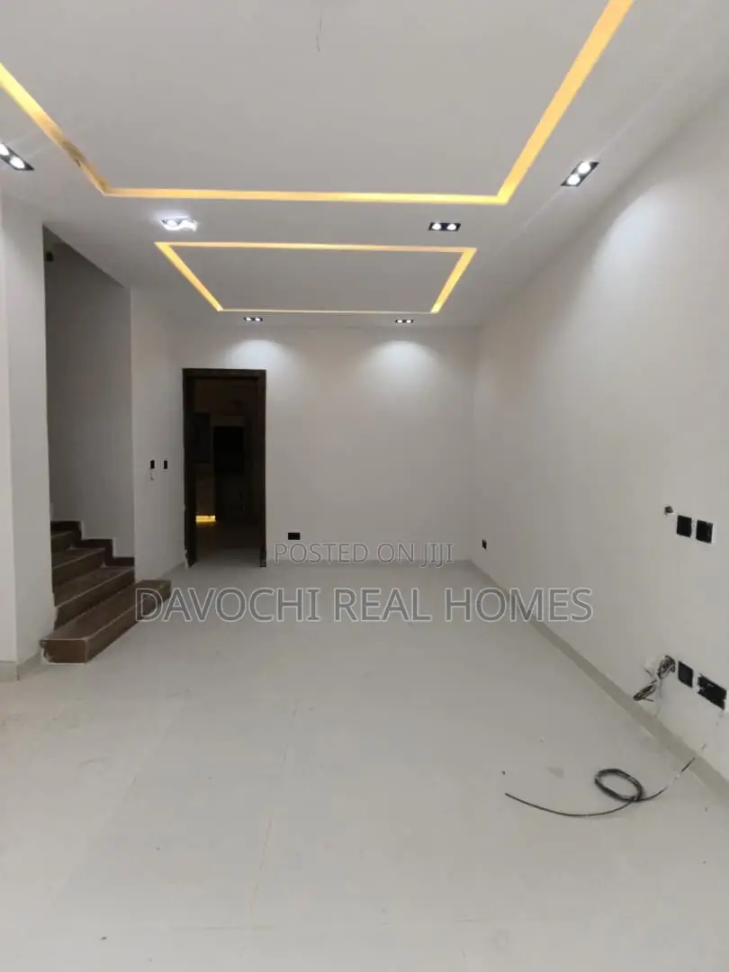 4bdrm Duplex in Freedom Way, Lekki Phase 1 for rent