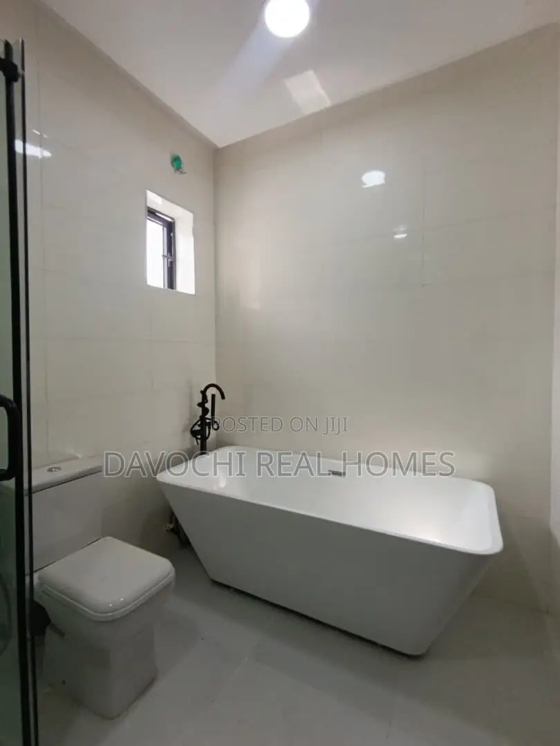 4bdrm Duplex in Freedom Way, Lekki Phase 1 for rent