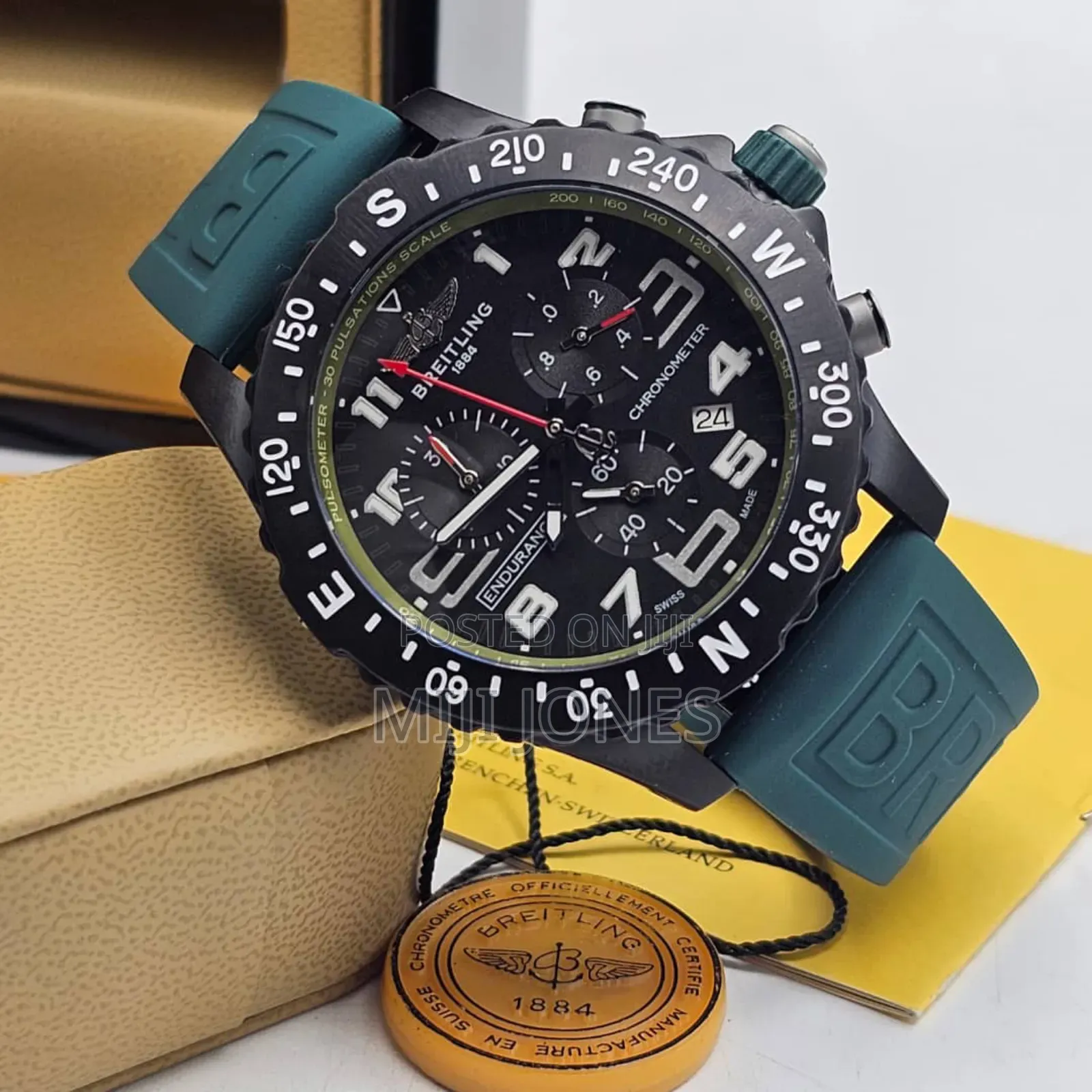 "Breitling-inspired Rubber Watch - Classic Style, Battery Powered"