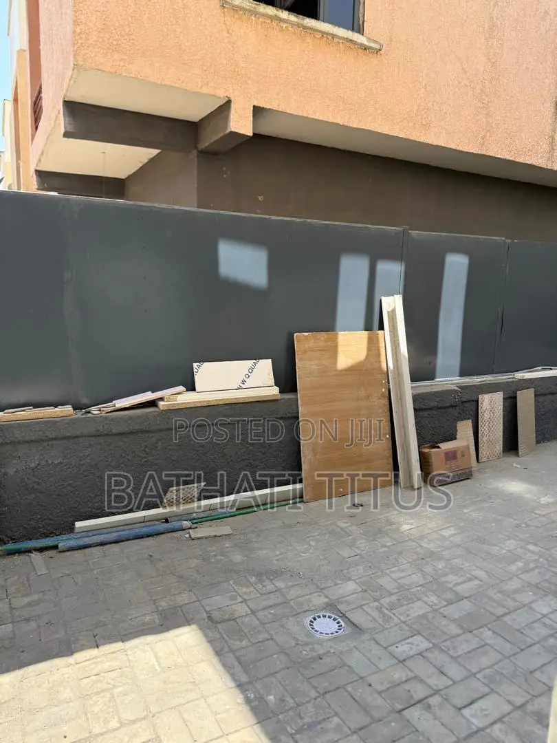 4bdrm Duplex in Paradise Estate, Life Camp for rent