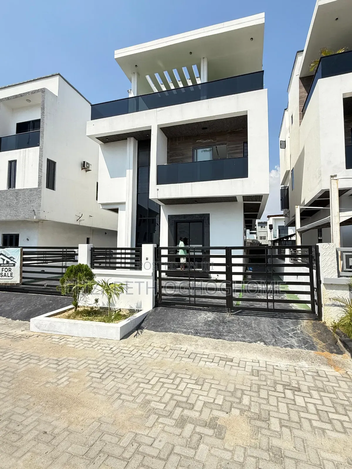 4bdrm Duplex in Lekki for sale