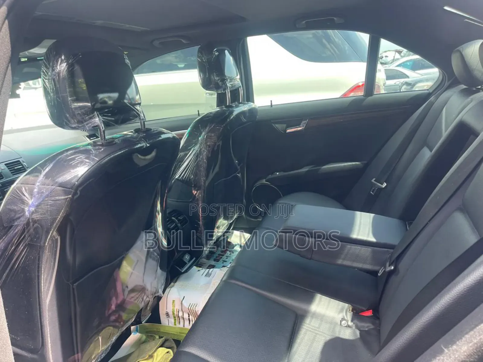 Mercedes-Benz C300 Luxury Sedan RWD (3.0L 6cyl 7A) 2011 Gray