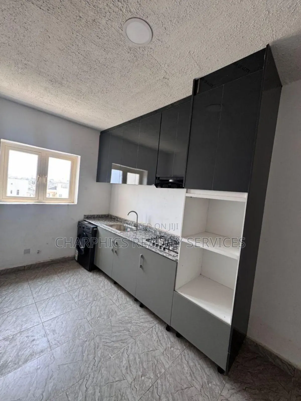 2bdrm Maisonette in Lekki Phase 1 for sale