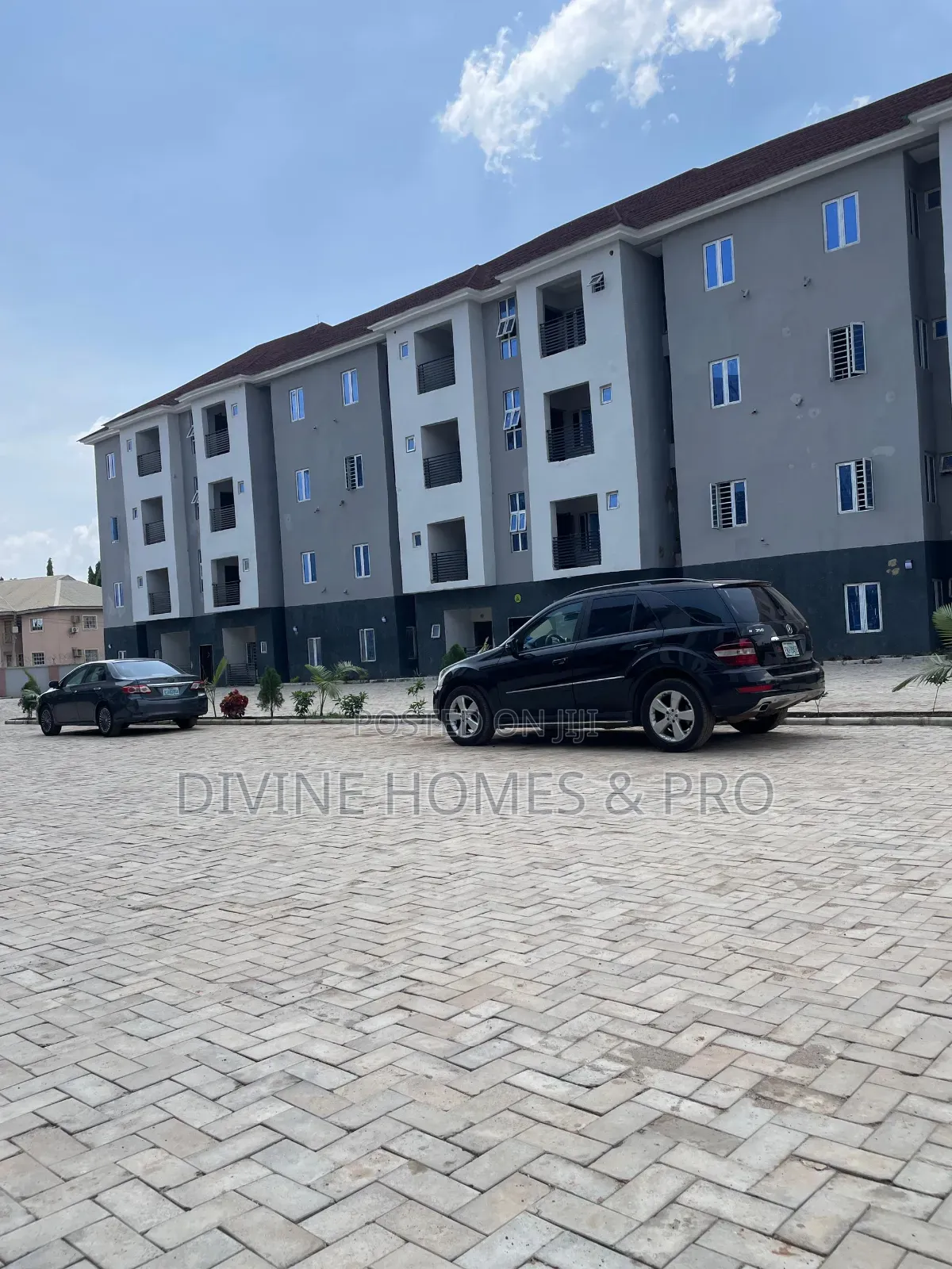 3bdrm Block of Flats in Durumi for sale