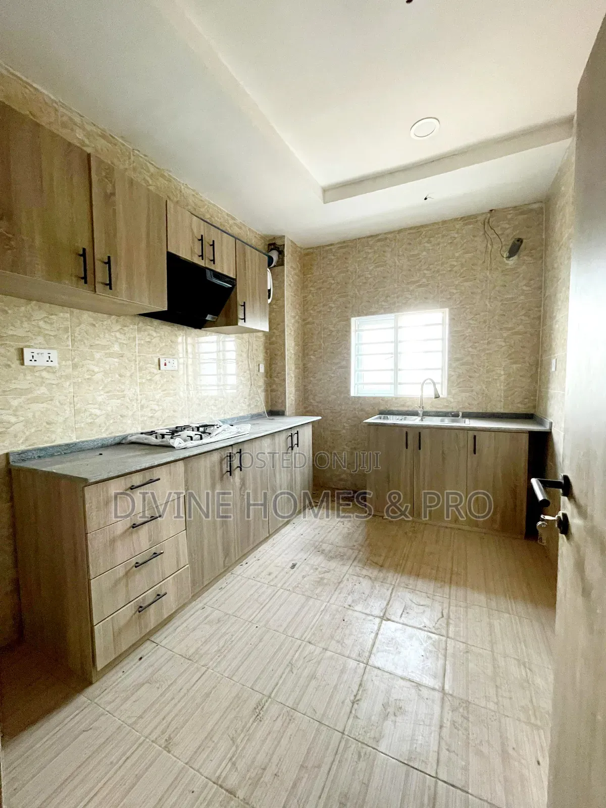 3bdrm Block of Flats in Durumi for sale
