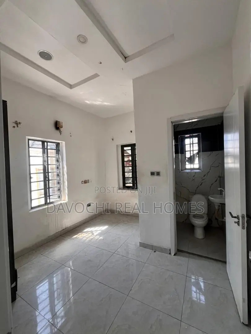 4bdrm Duplex in Ikota for rent