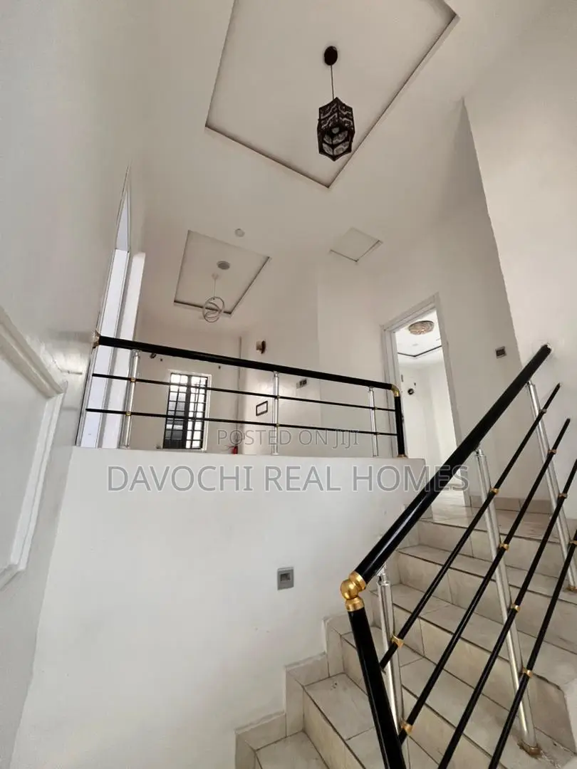 4bdrm Duplex in Ikota for rent