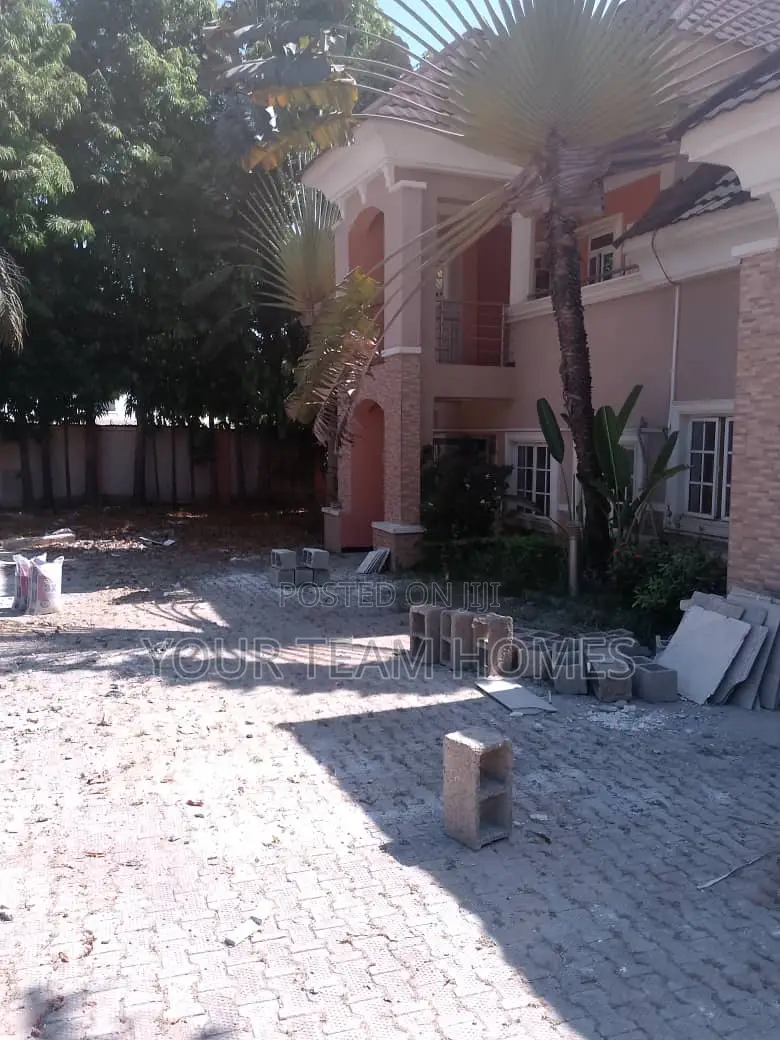 6bdrm Duplex in Maitama for rent