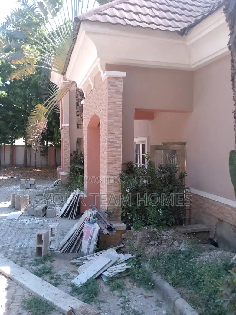 6bdrm Duplex in Maitama for rent