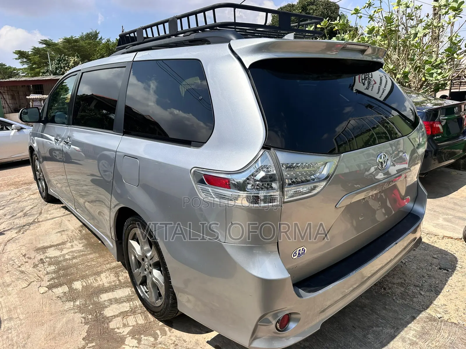 Toyota Sienna SE Premium (3.5L 6cyl 8A) 2018 Silver