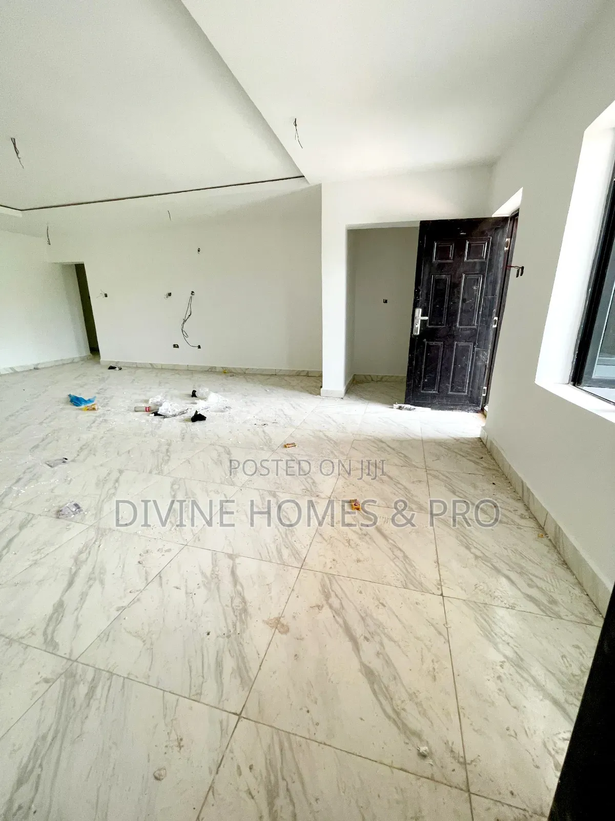 3bdrm Block of Flats in Berger Clinic, Life Camp for sale