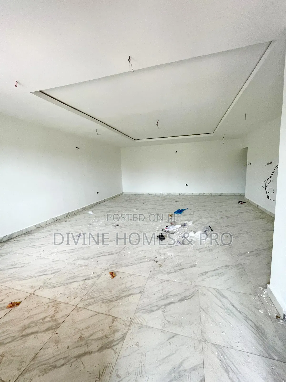 3bdrm Block of Flats in Berger Clinic, Life Camp for sale
