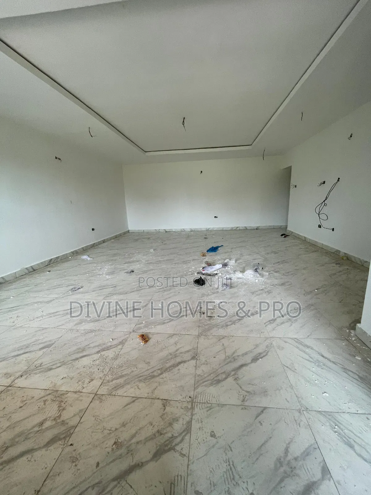 3bdrm Block of Flats in Berger Clinic, Life Camp for sale