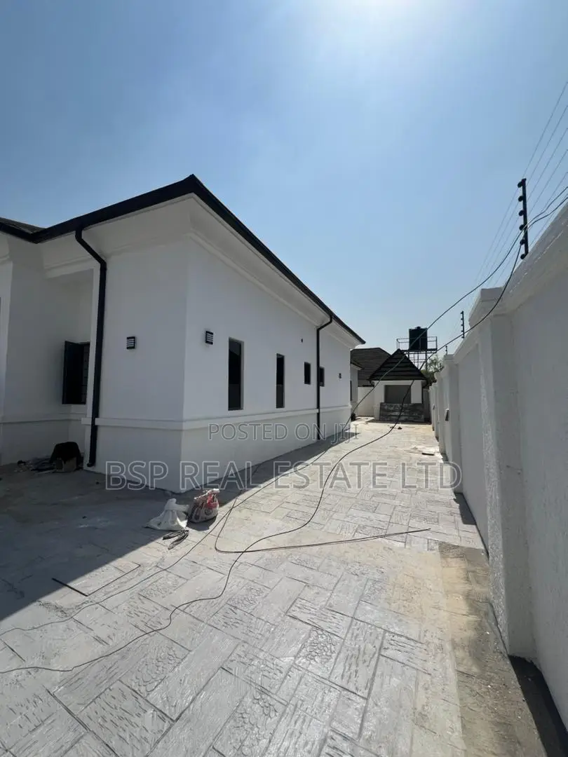 3bdrm Bungalow in Gwarinpa for sale