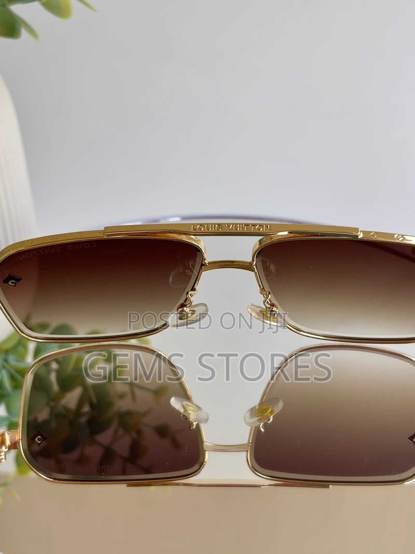 Elegant Louis Vuitton Style Square Sunglasses - Brown Gradient