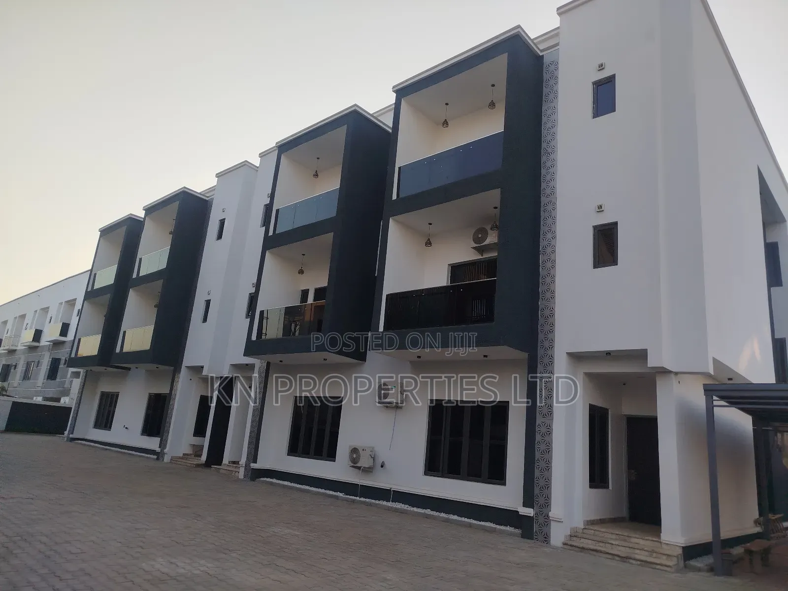 4bdrm Duplex in Jahi for sale