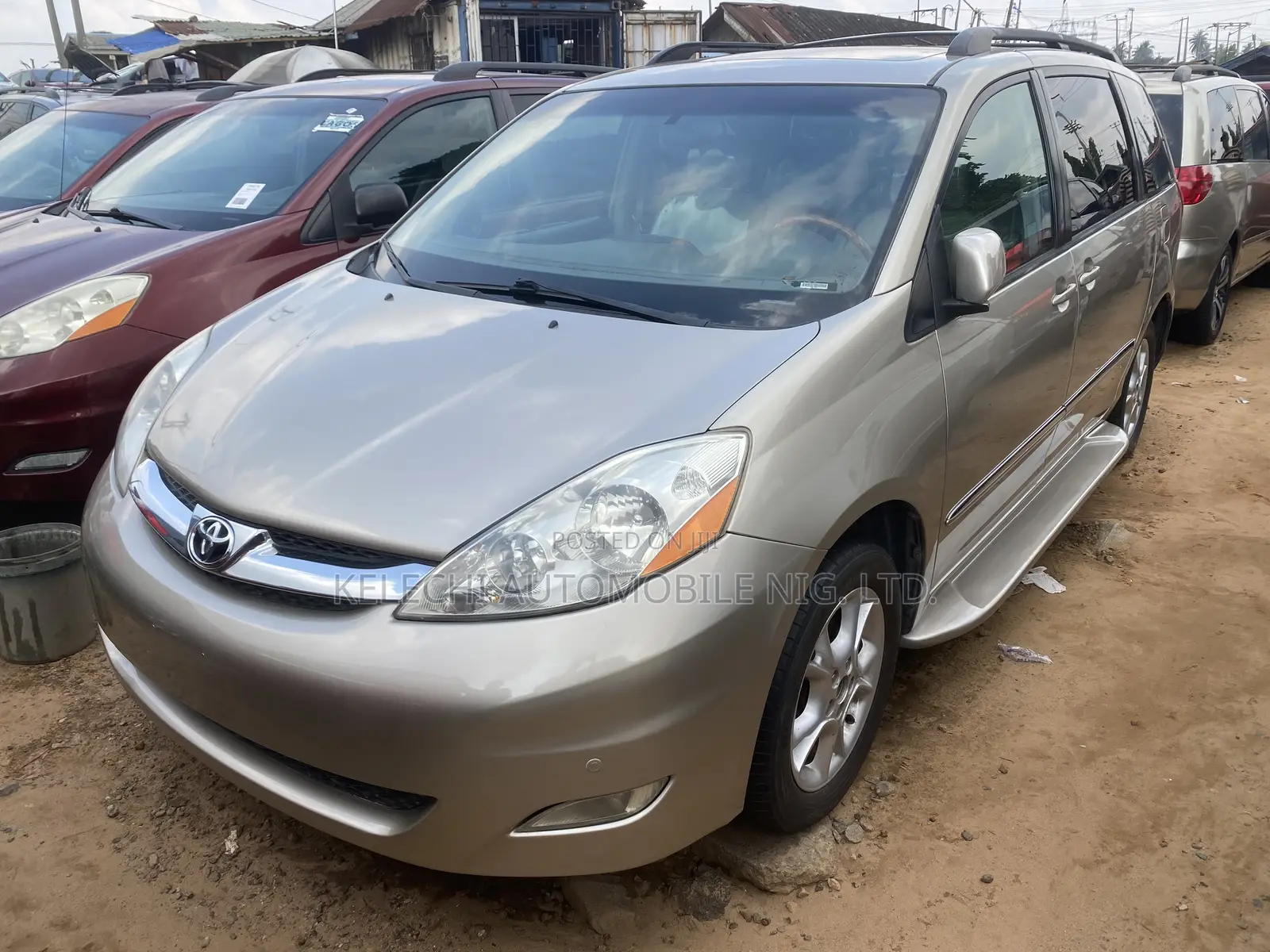 Toyota Sienna XLE Limited AWD 2006 Gold