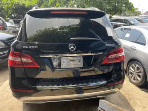 Mercedes-Benz M Class ML350 4MATIC 4dr SUV AWD (3.5L 6cyl 7A) 2014