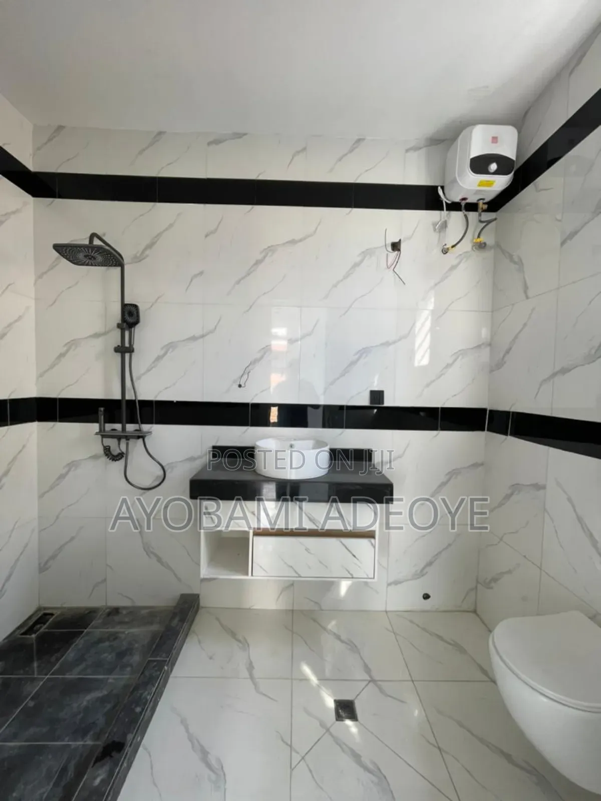 2bdrm Apartment in Lekki Phase 1 for sale