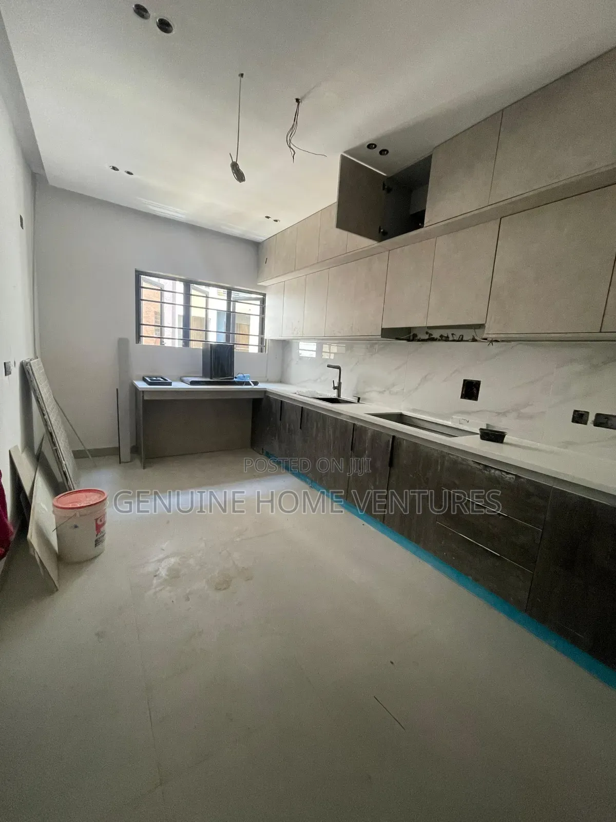 3bdrm Maisonette in Lekki Phase One for sale