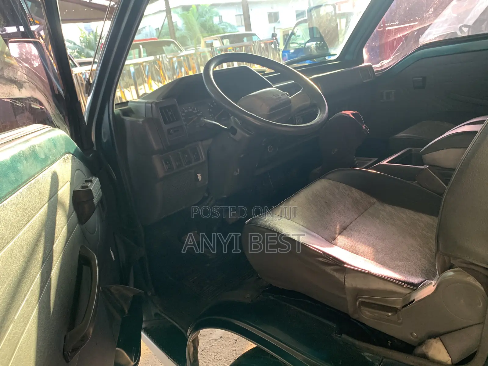 Mitsubishi L300 2005 Green
