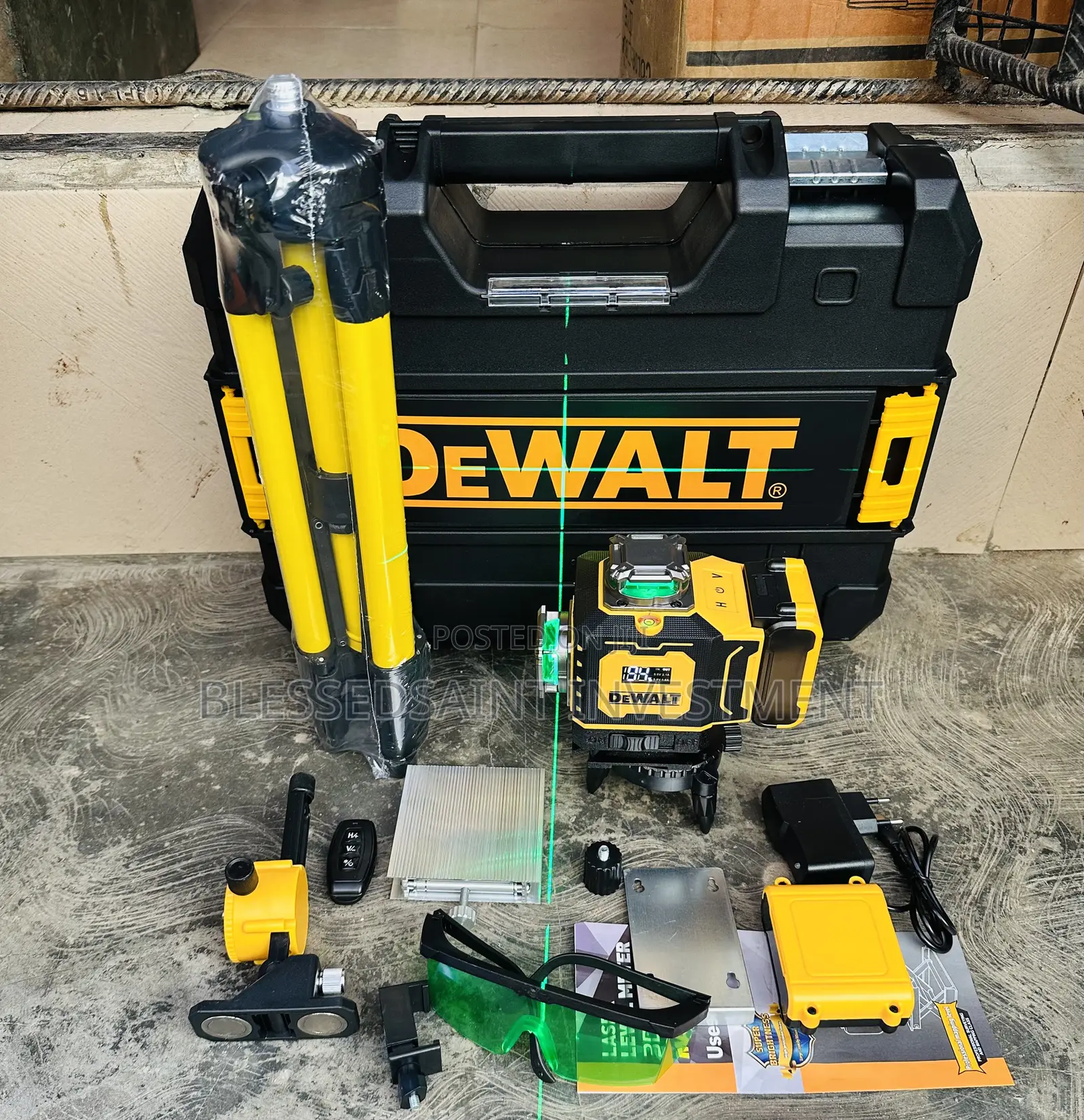 Dewalt 16 Lines Laser Level Kit, A Self-leveling Cross-line Laser