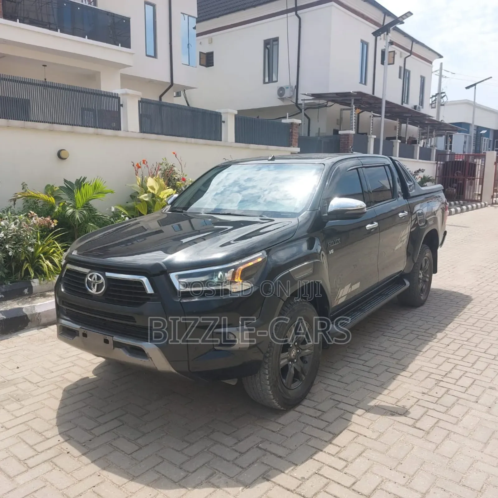 Toyota Hilux 2021 Black