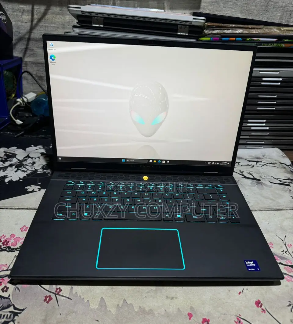Laptop Dell Alienware M16 R2 16GB Intel Core Ultra 7 SSD 1T