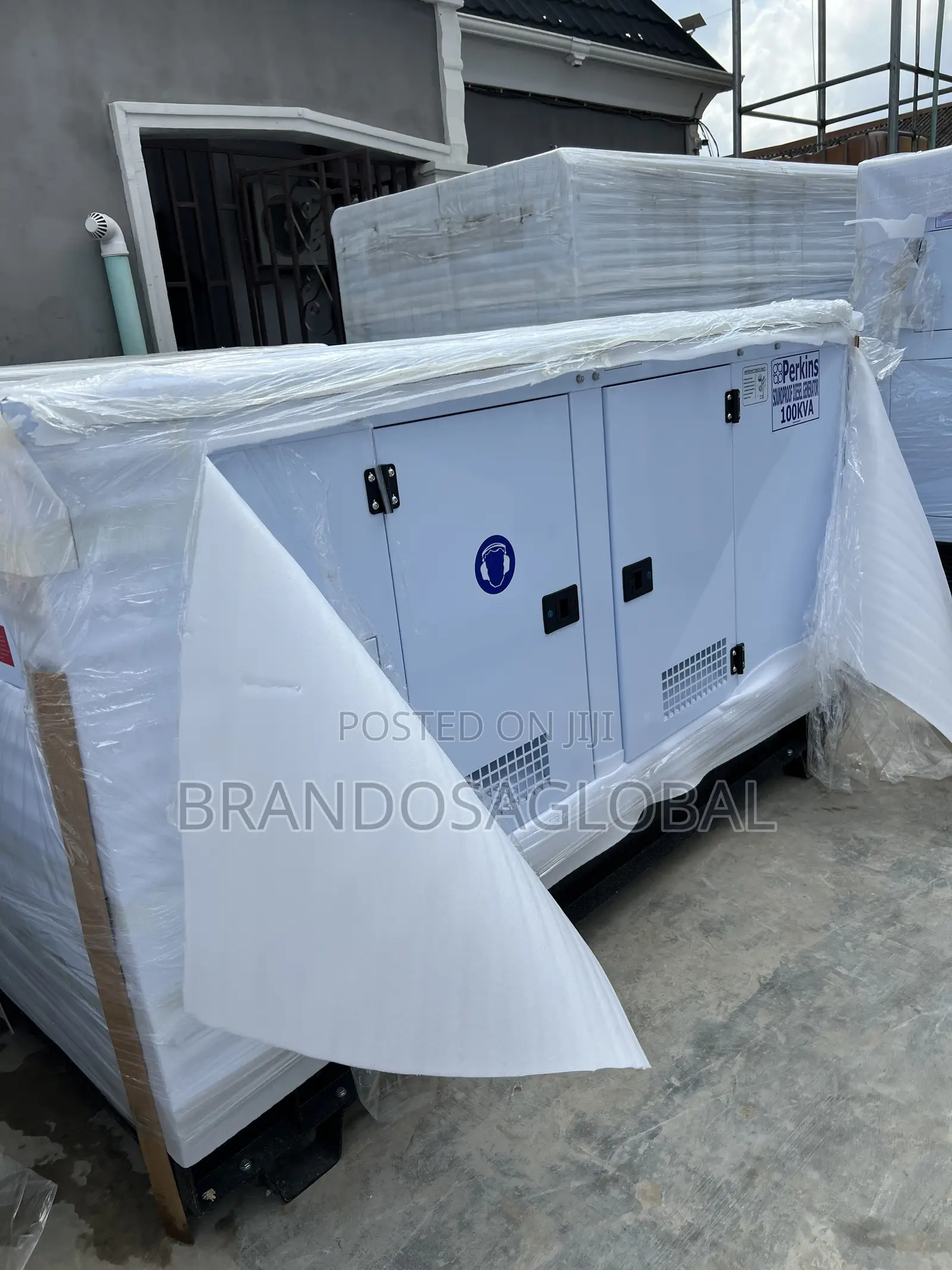 Perkins Sp100 Diesel 100kva Soundproof Genset for Business