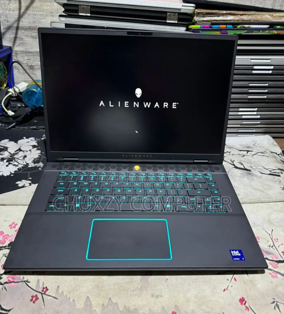 Laptop Dell Alienware M16 R2 16GB Intel Core Ultra 7 SSD 1T